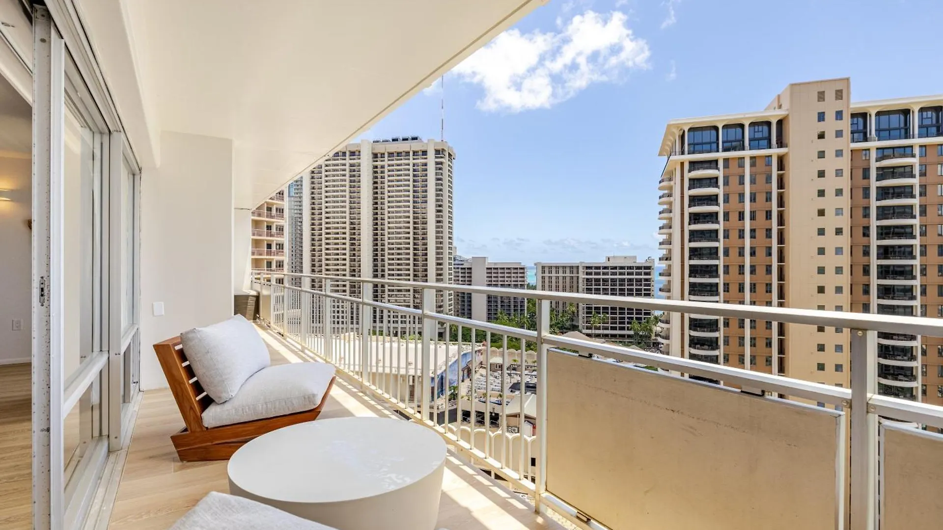 Newly Renovated Oceanview Luxe Stay With Free Parking 호놀룰루 아파트
