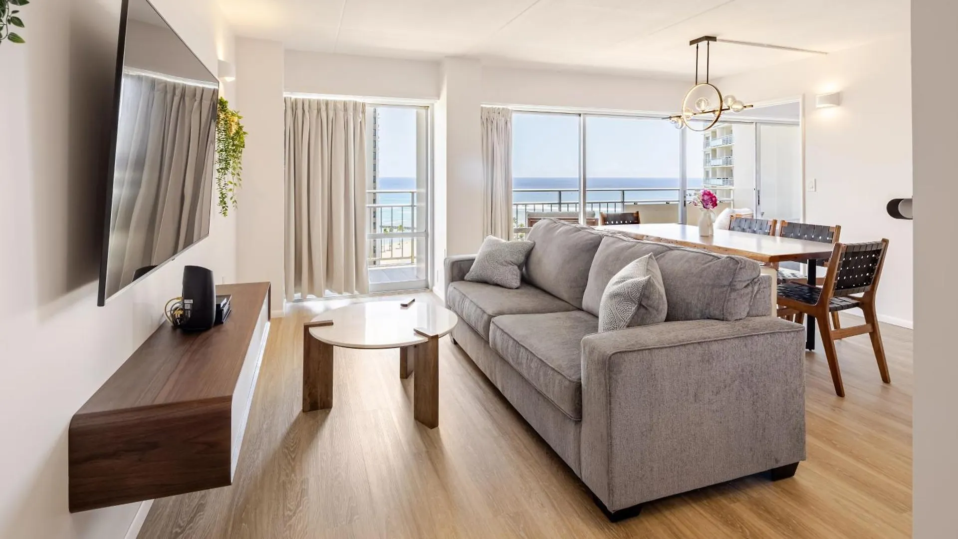 Newly Renovated Oceanview Luxe Stay With Free Parking 호놀룰루 아파트