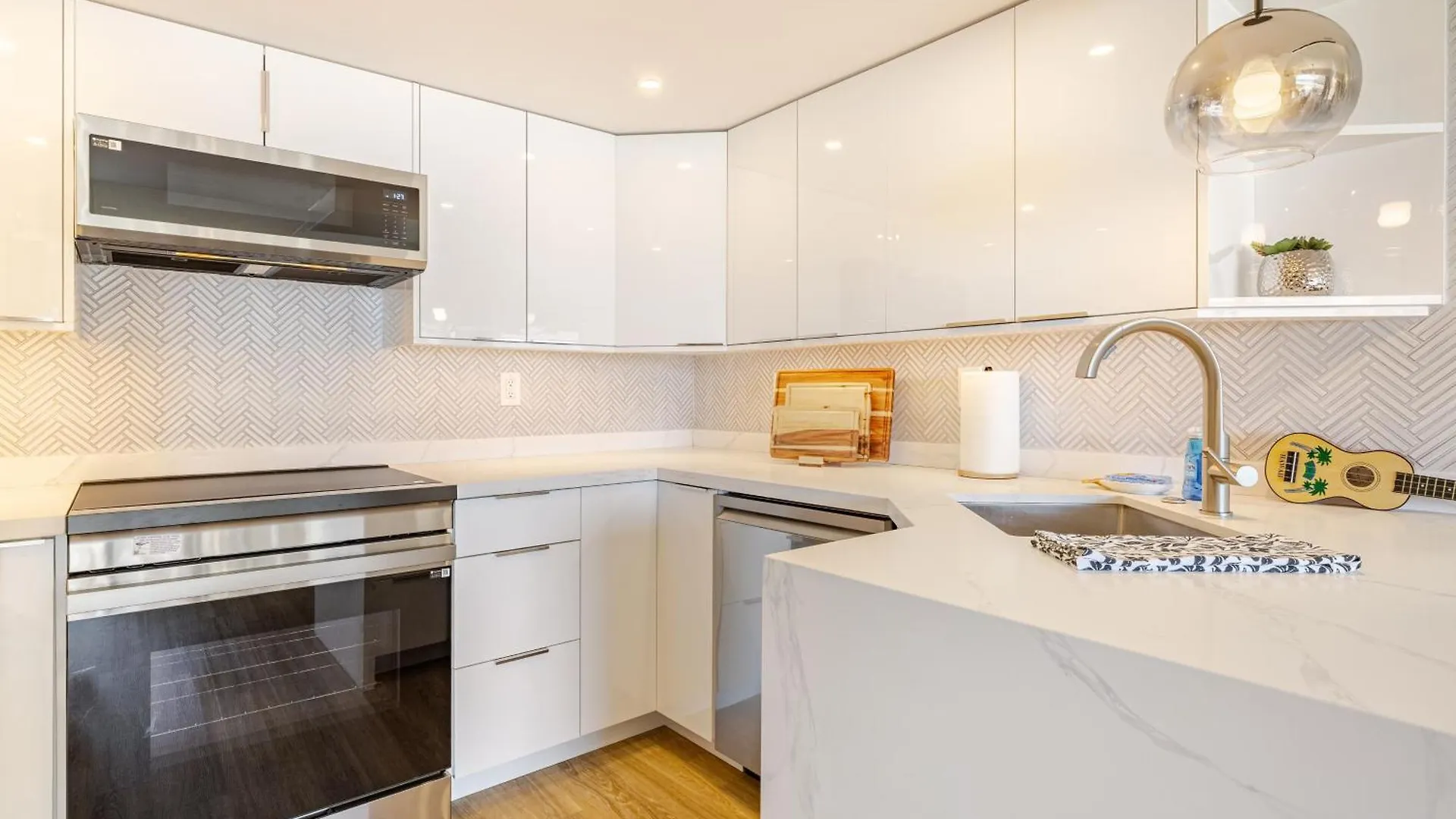 Newly Renovated Oceanview Luxe Stay With Free Parking 호놀룰루 0*,