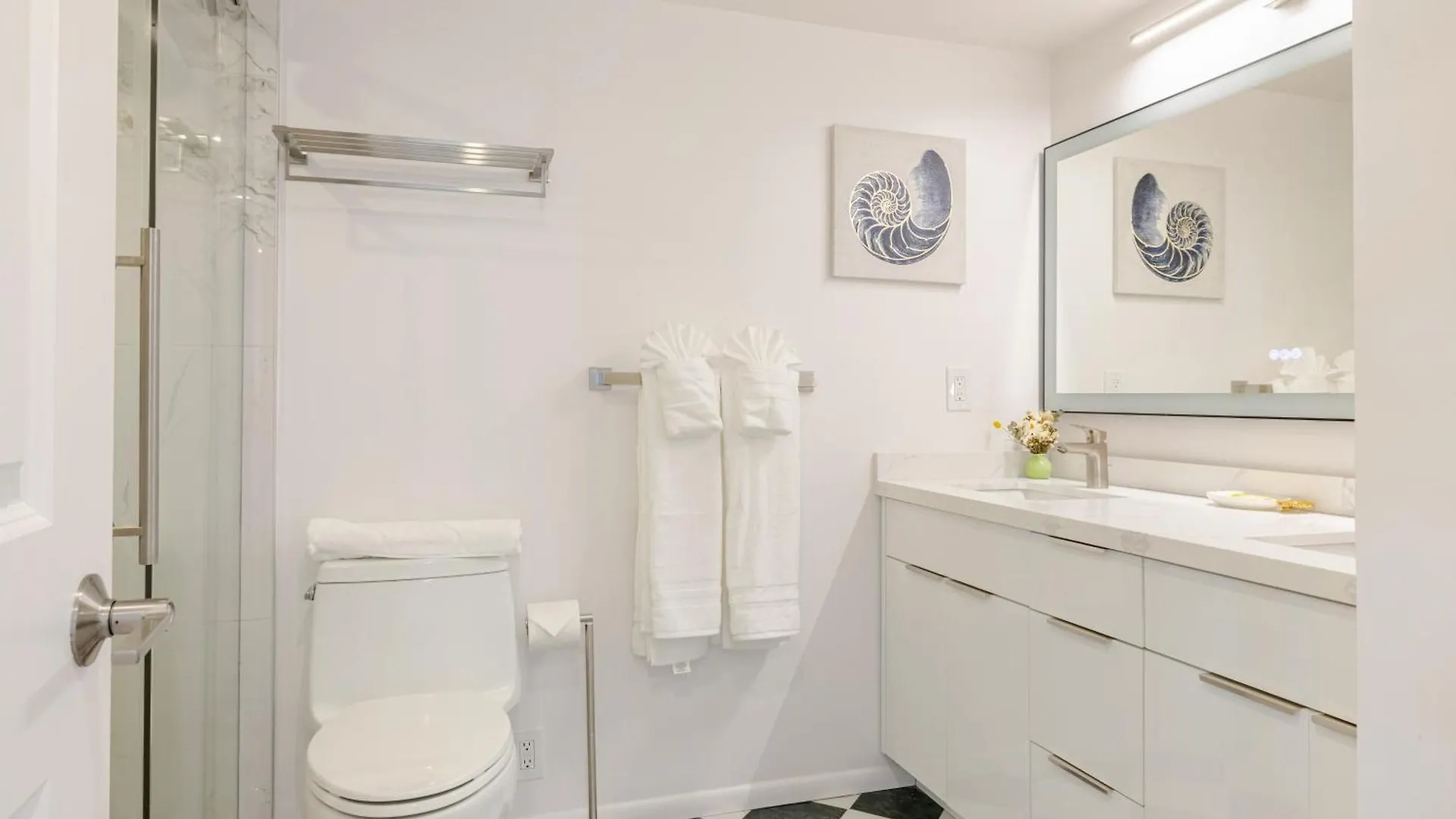 Newly Renovated Oceanview Luxe Stay With Free Parking 호놀룰루